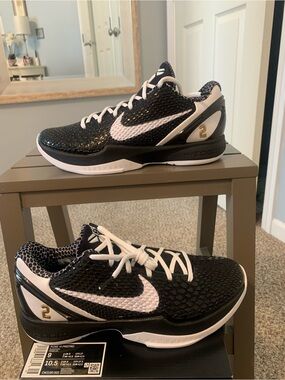 Nike Men’s Black and White Athletic Shoes